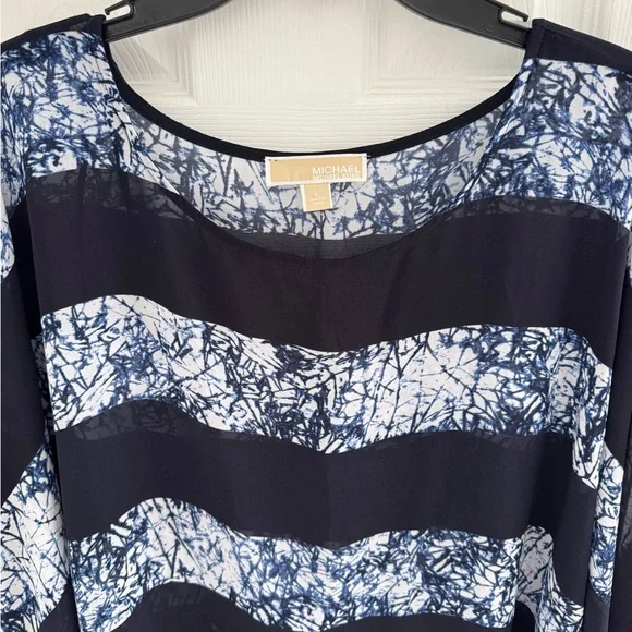 Michael Kors dolman sleeve Sheer blouse - Picture 2 of 3